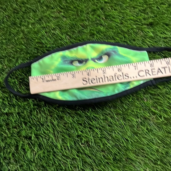 The Grinch Face mask - Picture 3 of 3
